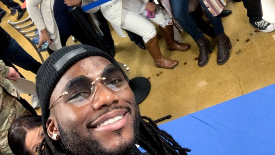 Dallas Cowboys linebacker Jaylon Smith brings out the fans to the HQ food court Feb. 25.