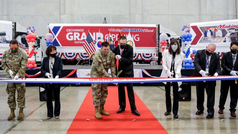 Ribbon-cutting ceremony at the Korea Distribution Center and bakery grand opening