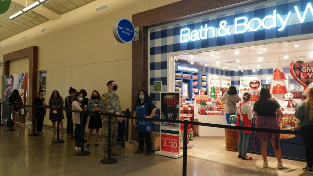 <strong>Shoppers line up to enter the new Bath & Body Works at the Fort Hood Exchange. The store, the latest addition to the Clear Creek Shopping Center, opened on Dec. 17.</strong>