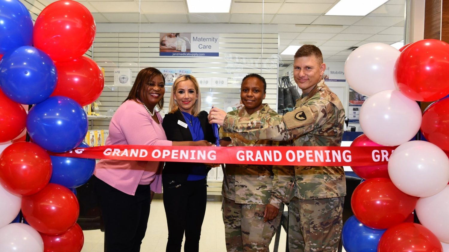 Fort Buchanan Janz - ribbon cutting