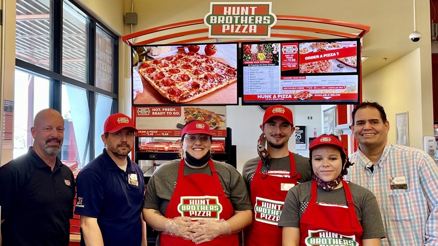 <b>From left: Steven Church, Hunt Brother's Regional Manager
2.	Carl Wolfe- Express Store Manager 
3.	Brittany Sanchez- Roving Store Worker 
4.	Wendel Inghram- Roving Store Worker 
5.	Alexandria Mayo- Roving Store Worker 
6.	John W. Anderson- General Manager
