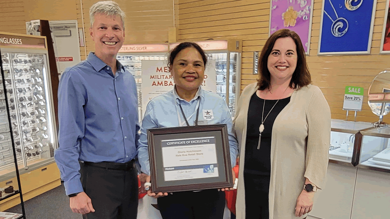 <b>From left, Hawaii Consolidated Exchange General Manager Michael G. Ryan, Hale Koa Exchange customer experience associate Gloria Hutchinson, and Pacific Region Vice President Jennifer Jordan.</b>