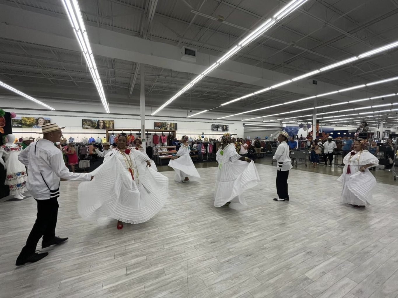 <b>Dancers at the Joint Base San Antonio-Randolph AFB Exchange's 2022 Hispanic Heritage Month celebration.</b>