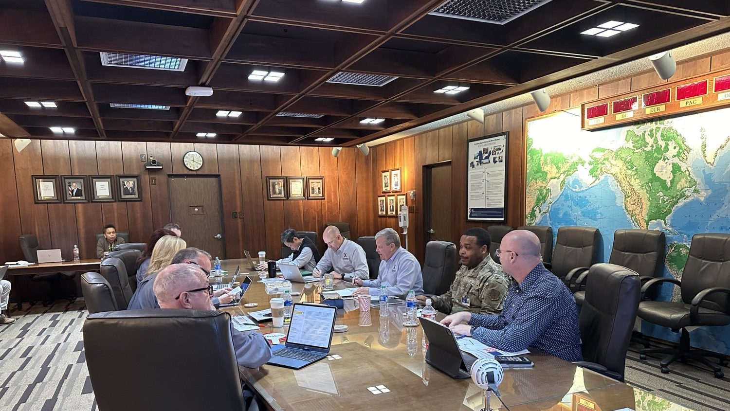 <b>Exchange Director/CEO Tom Shull, Senior Enlisted Advisor Chief Master Sgt. Kevin Osby and Chief Operating Officer Jason Rosenberg meet with  senior region and director leaders during SVP/VP Strategy Week at Exchange headquarters in Dallas.</b> 